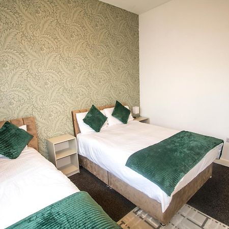 Ideal For Groups - 2 Bedroom Apartment - Free Parking, Transit Links, Close To Stadiums Manchester Luaran gambar