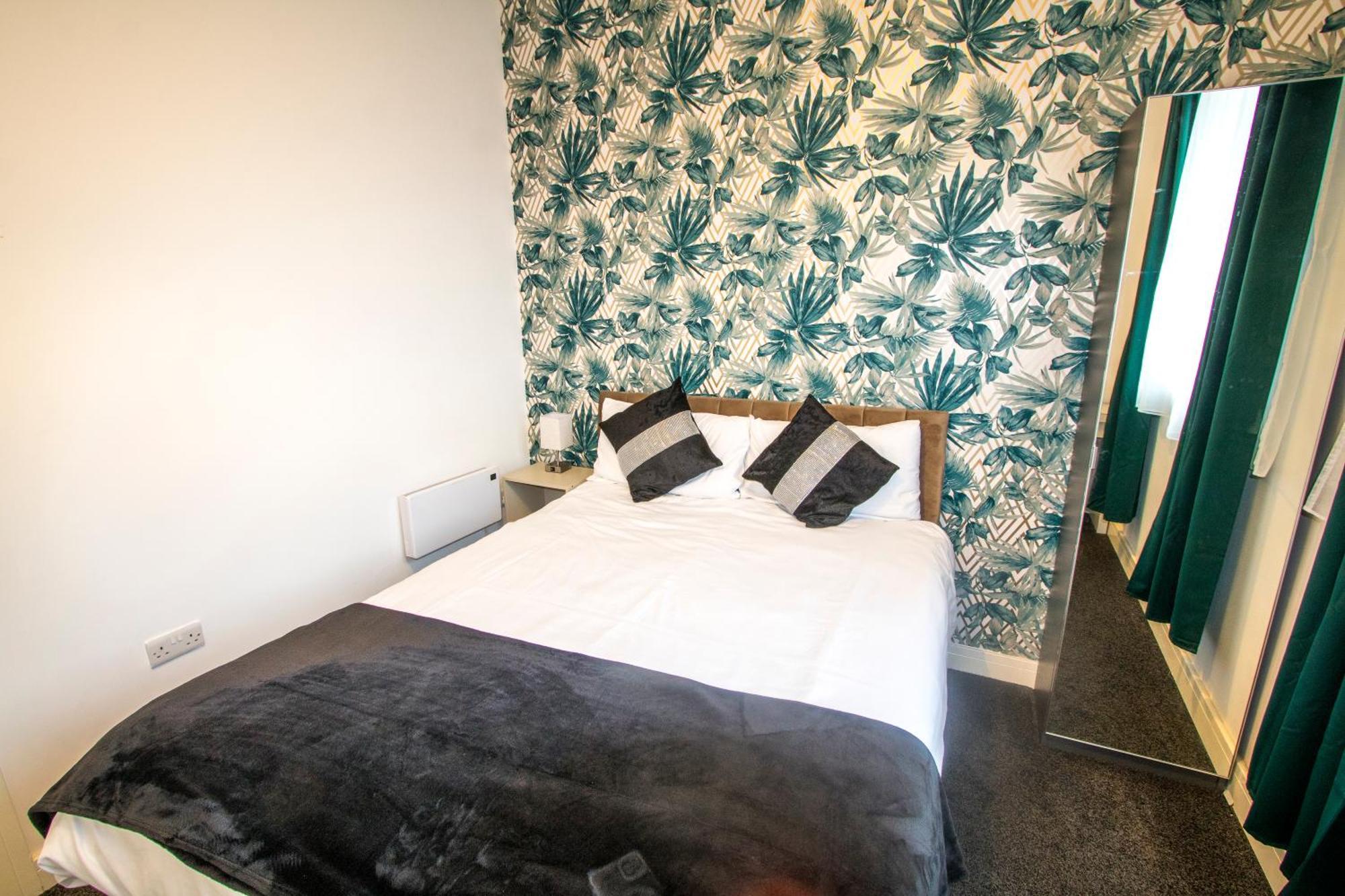 Ideal For Groups - 2 Bedroom Apartment - Free Parking, Transit Links, Close To Stadiums Manchester Luaran gambar