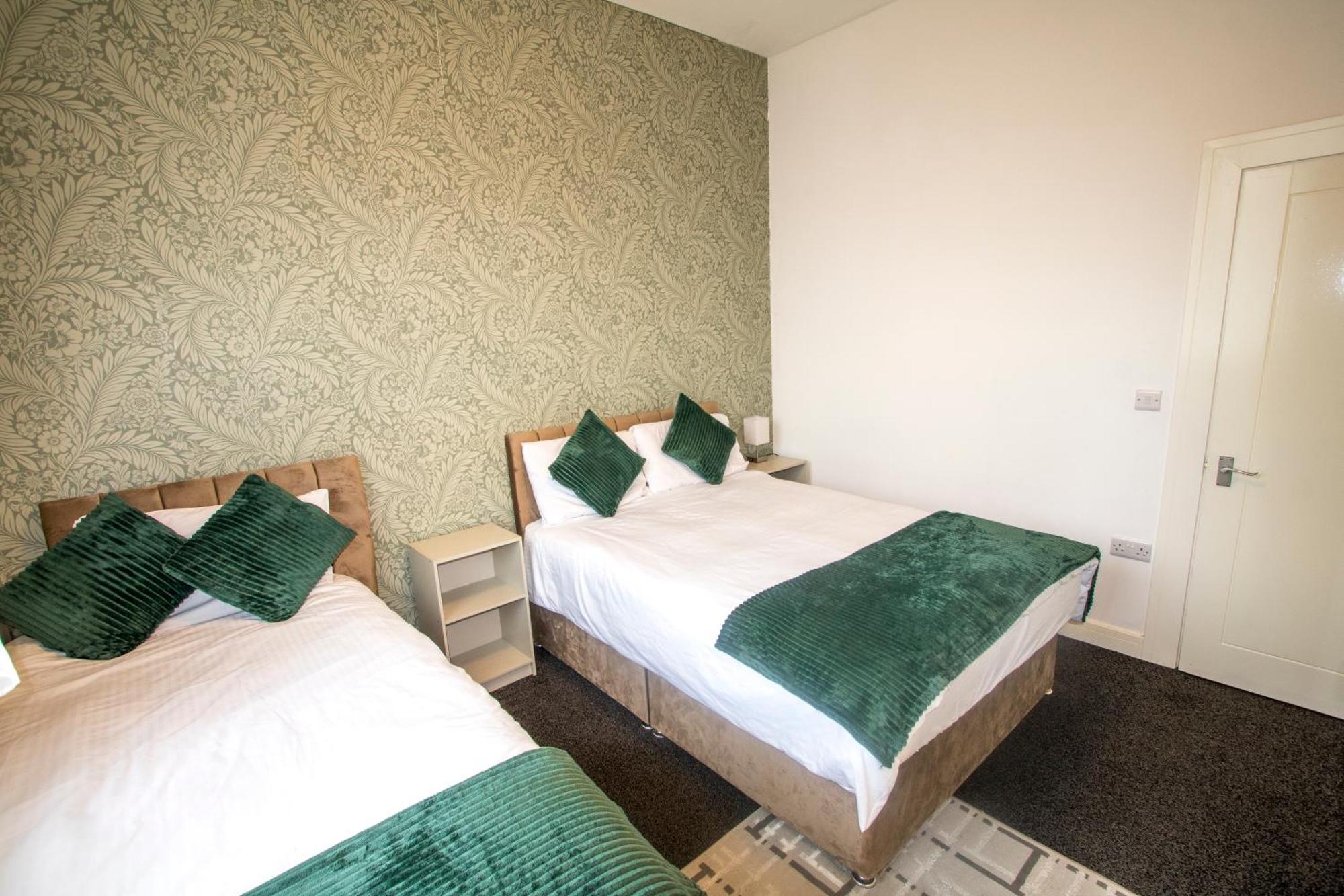 Ideal For Groups - 2 Bedroom Apartment - Free Parking, Transit Links, Close To Stadiums Manchester Luaran gambar