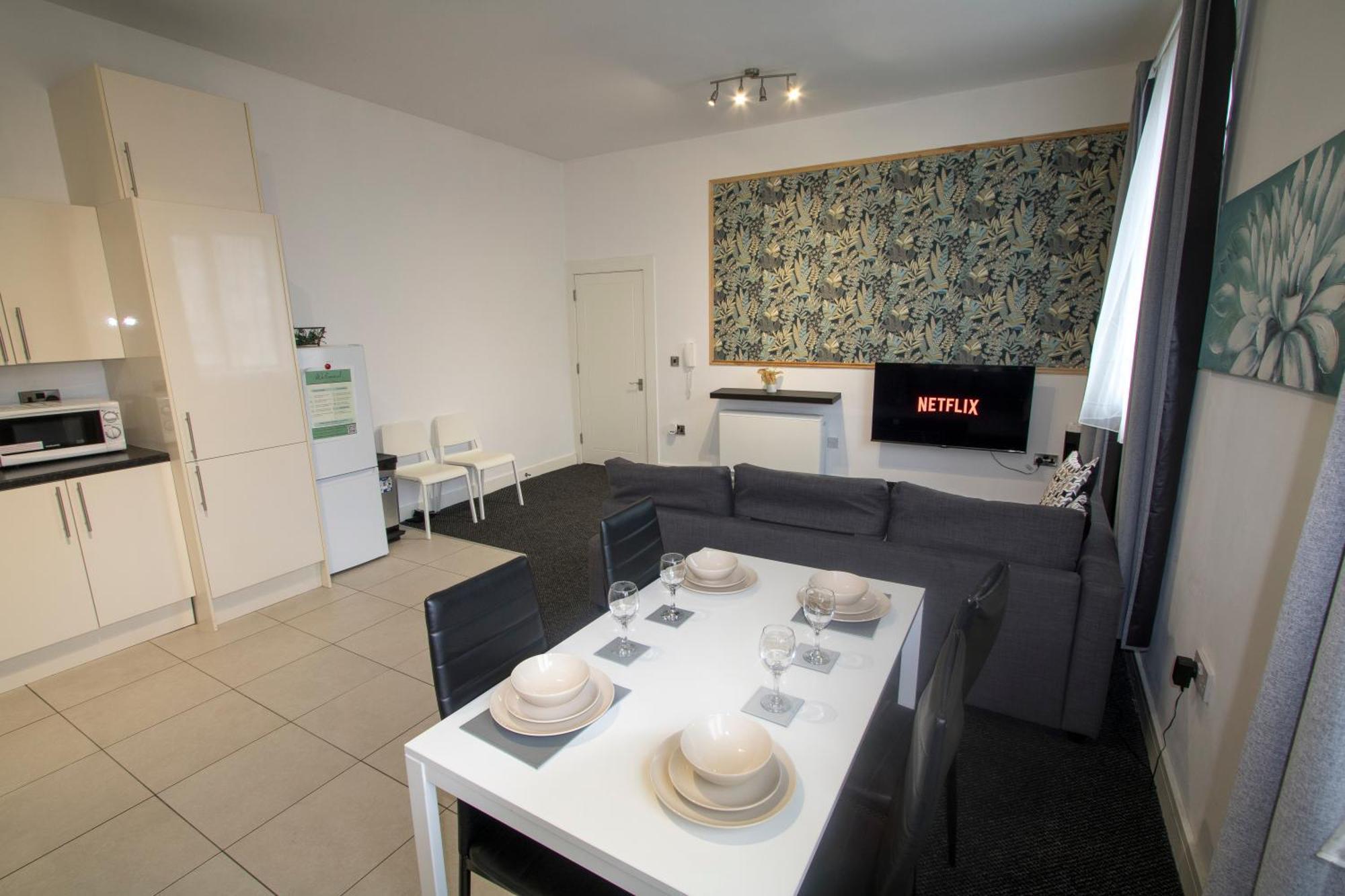 Ideal For Groups - 2 Bedroom Apartment - Free Parking, Transit Links, Close To Stadiums Manchester Luaran gambar